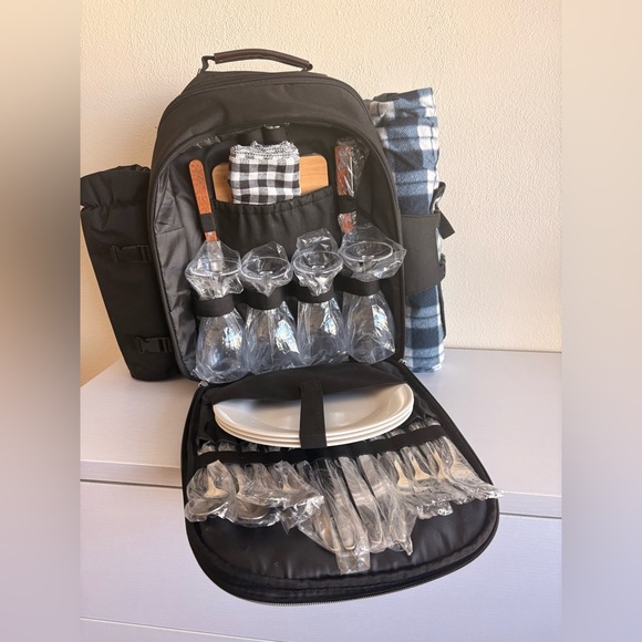 Sunflora Other - Black Picnic Backpack Set of 4